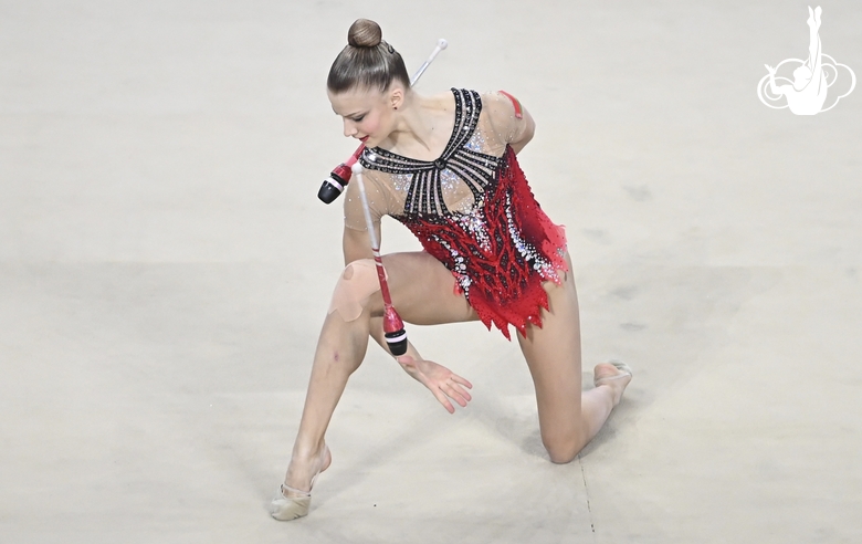 Elizaveta Zorkina during an exercise with clubs