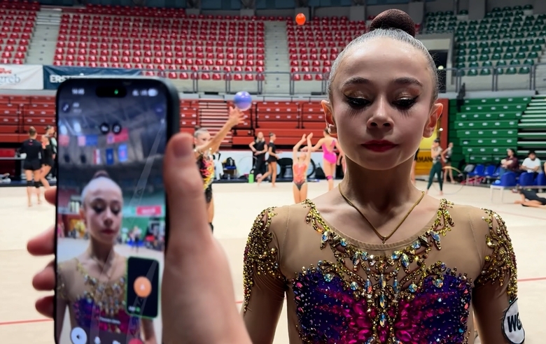 Перед выступлением на Aura Cup в Загребе олимпийская чемпионка Алина Кабаева поддержала Алесю Найфонову из Владикавказа и дала несколько важных советов