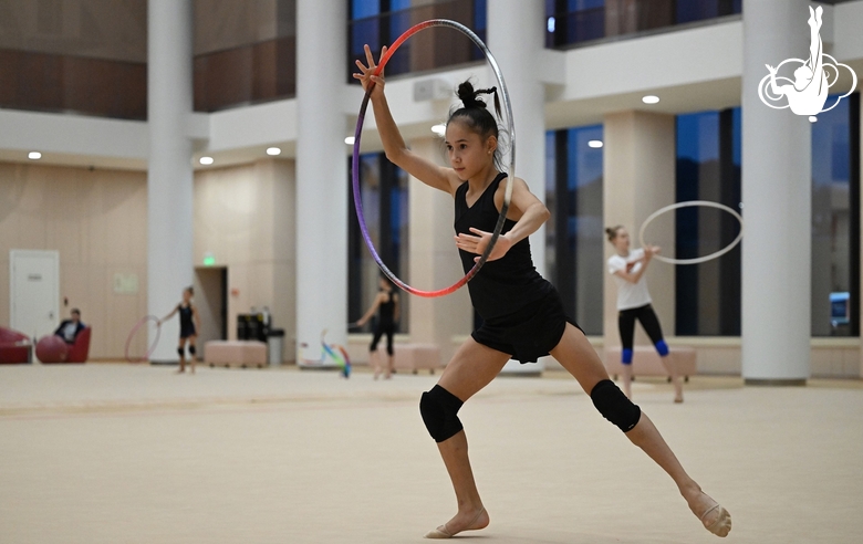 Мария Разоренова из Таджикистана во время тренировки перед международным турниром «Кубок "Небесная грация"» и Beijing Top Open — 2025