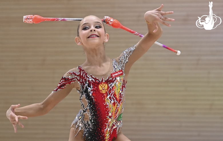 Sofia Ilteryakova during an exercise with clubs