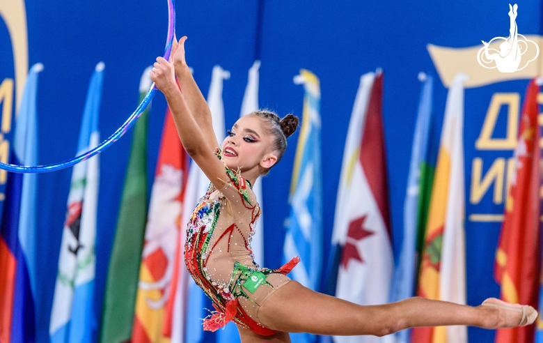 Ksenia Savinova during an exercise with a hoop