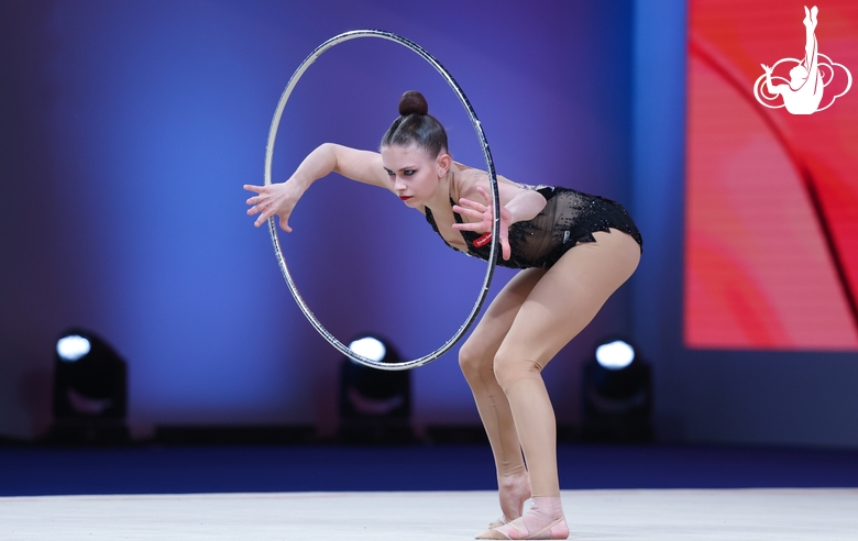 Ekaterina Sazonova during the hoop exercise