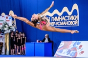 Ksenia Savinova during the exercise without object