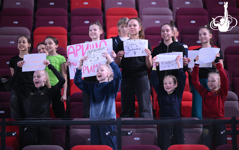Группа поддержки на трибунах