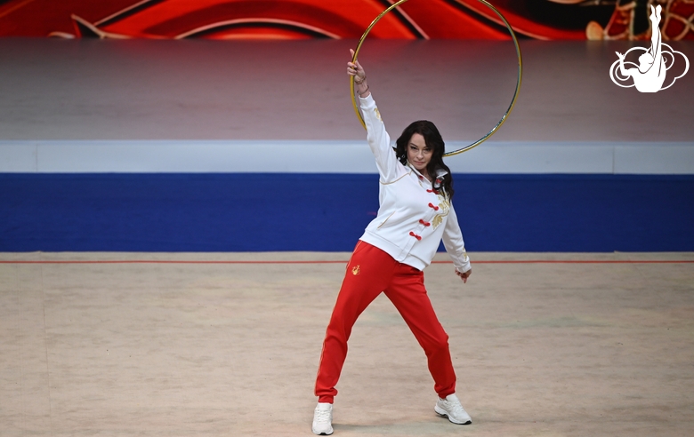 Olympic champion Yulia Barsukova during the Friendship flash mob