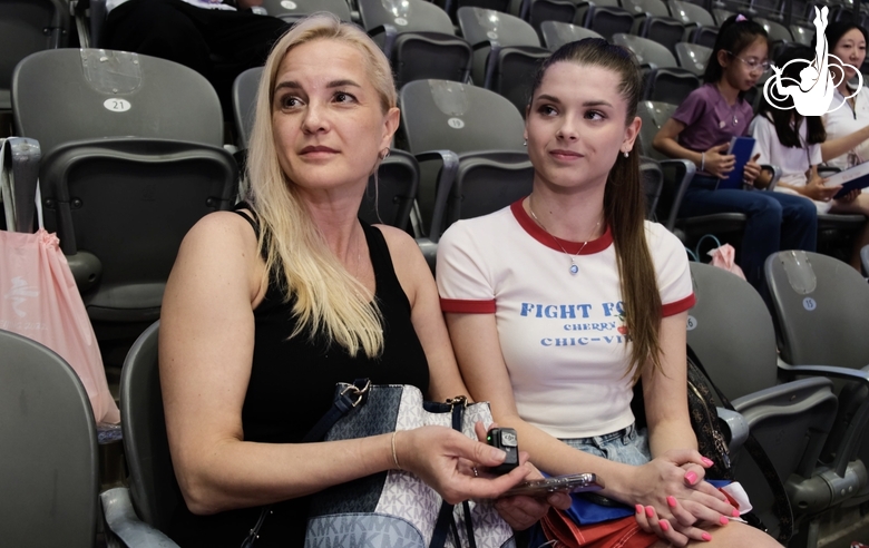 Болельщицы из Хабаровска поделились впечатлениями от Rhythmic World Challenge Cup в Пекине