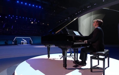 Номер «Инь и Ян» под музыку из «Щелкунчика»!