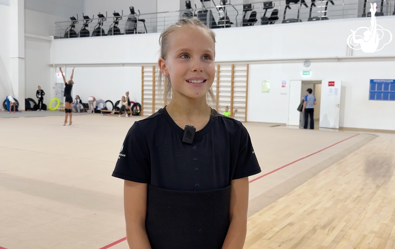 «Я в первый раз сюда приехала, и это для меня очень ответственно». Анастасия Тебенькова из Иркутской области — о турнире «Юные гимнастки» в Ульяновске