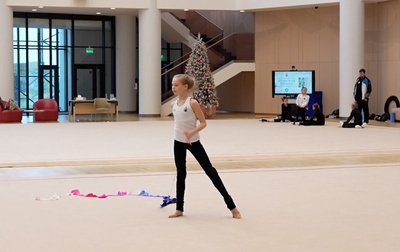 Попадание в акценты происходит тогда, когда гимнастка хорошо слышит музыку