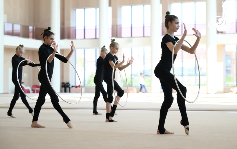 Групповички Академии во время тренировки