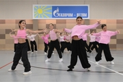 Alla Dukhova's dance studio TODES intensive course participants during a flash mob