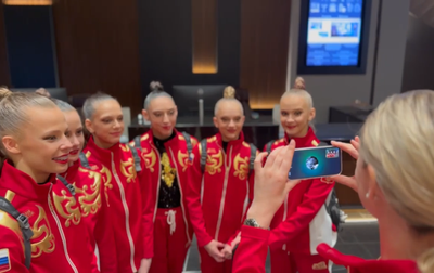 After the European Championship, the Russian team's group gymnasts thanked Russia’s Honored Coach Inna Bystrova for training with them