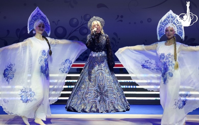 Певица Ольга Бурлуцкая на церемонии открытия