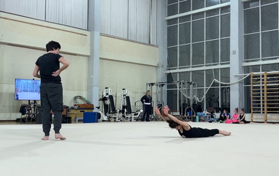 Alina Kabaeva showed Karolina Tarasova a ball roll