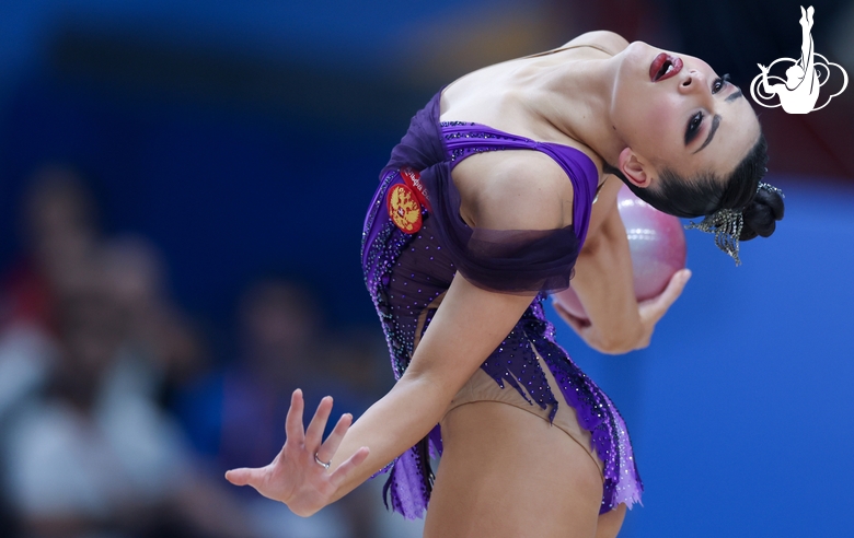 Lala Kramarenko during the ball exercise