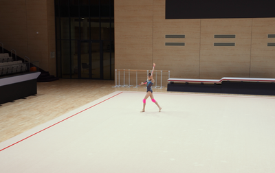 На контрольной тренировке перед первенством России наши судьи заметили, что у Яны Заикиной не получается качественная динамика в программе с булавами