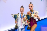 Ксения Савинова и Яна Заикина после церемонии награждения