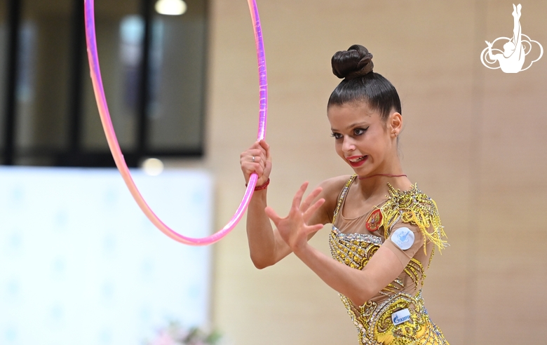 Karolina Tarasova during an exercise with a hoop