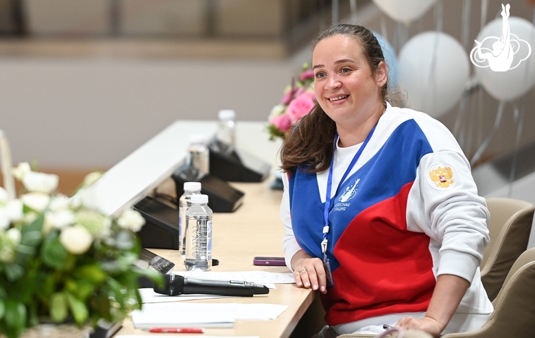 Academy Coach Marina Shpekht assessing preschoolers level during Academy selection