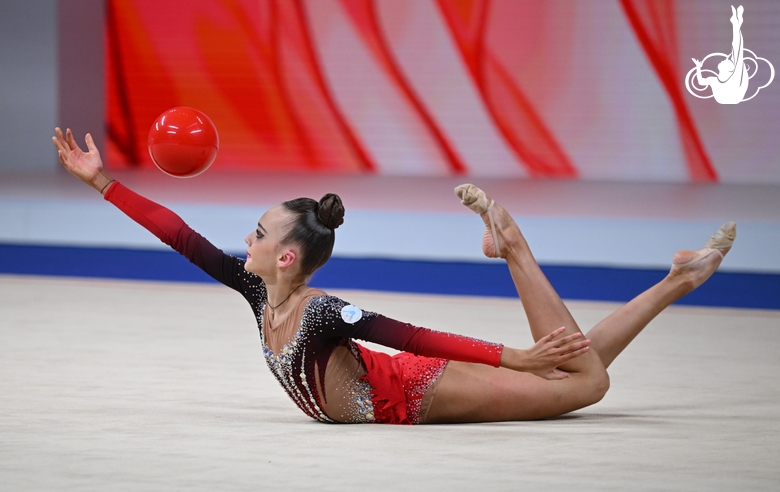 Miroslava Monina during the ball exercise
