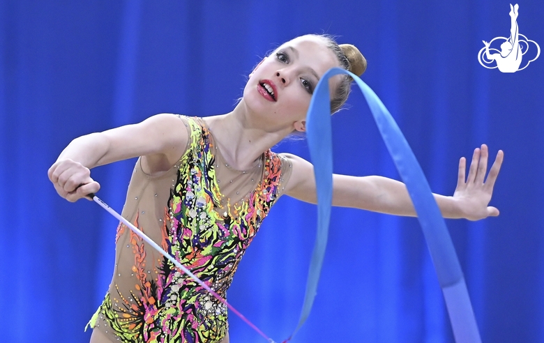 Alena Kochemazova during an exercise with clubs