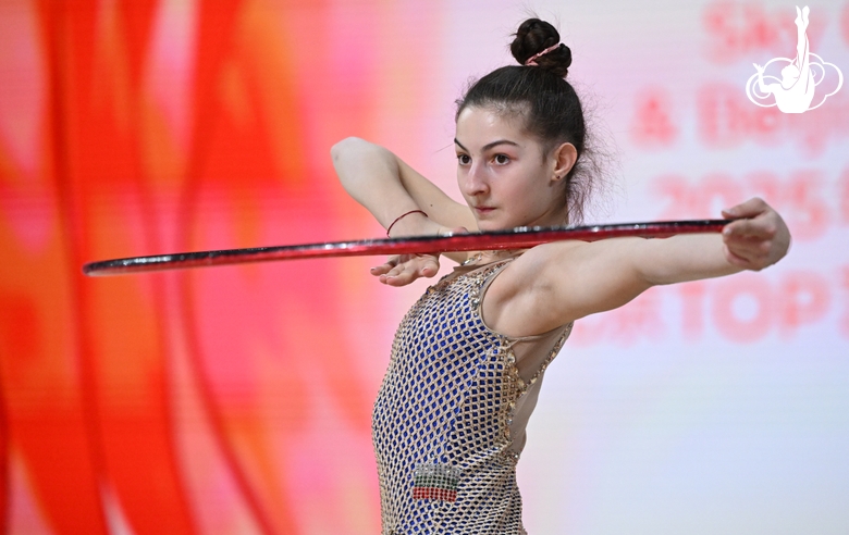 Andrea Nikolova during floor testing