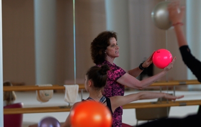 The participants of the training camp finetune their technique of working with the ball under the guidance of Marina Govorova, senior coach of the Russian national team