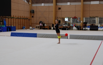 «Представь, что ты юбкой работаешь!»