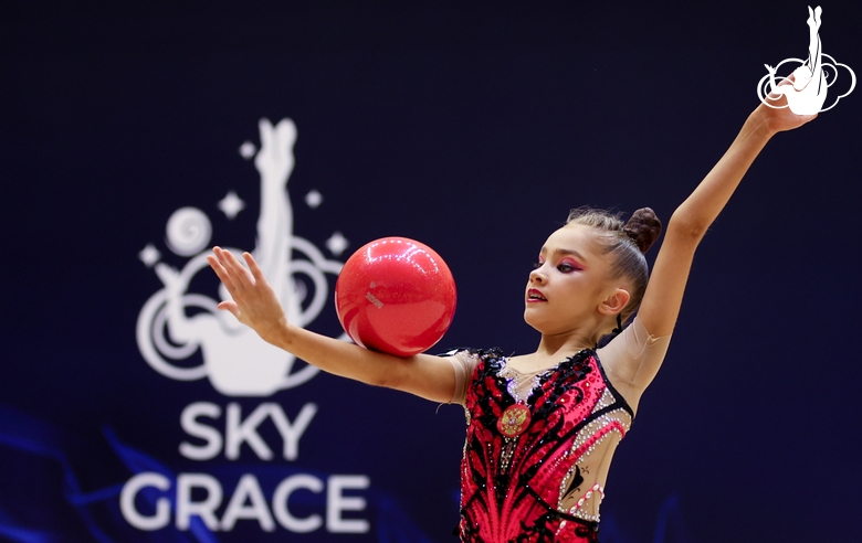 Ksenia Savinova  during an exercise with a ball