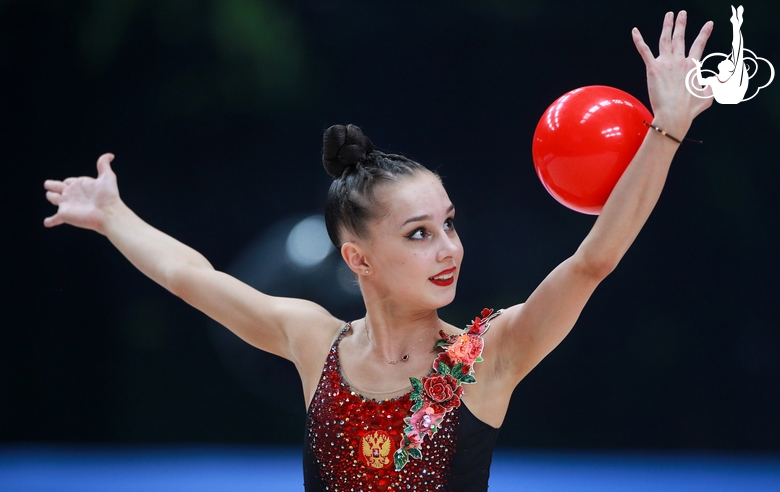 Mariia Borisova during the ball exercise