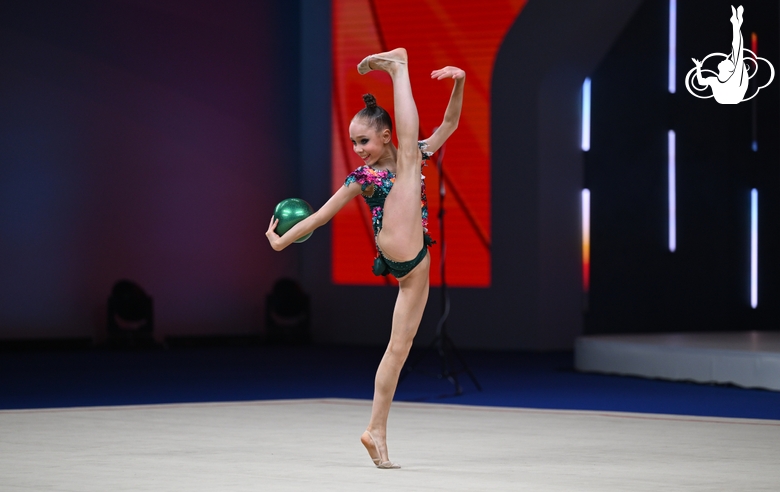 Julia Bogdanova during the ball exercise