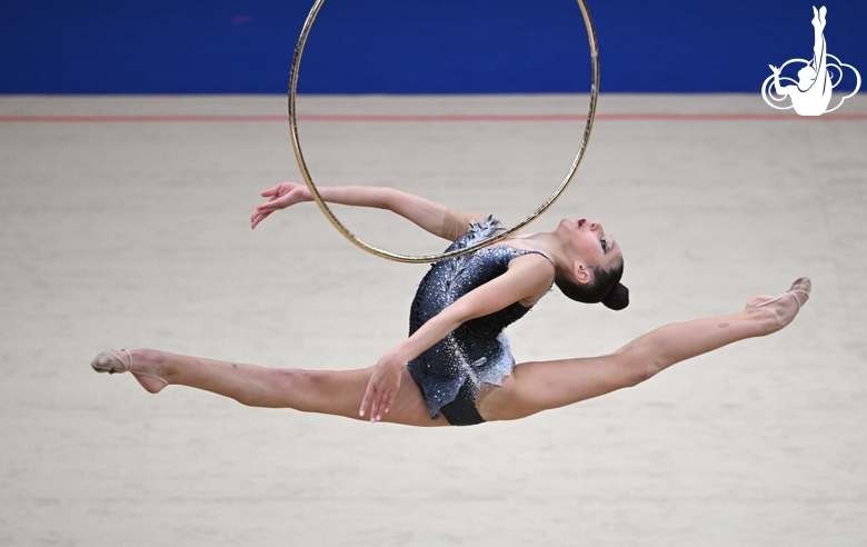 Nicole Rimarachin Diaz during the hoop exercise