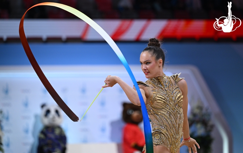 Hanna Panna Wisner during the ribbon exercise