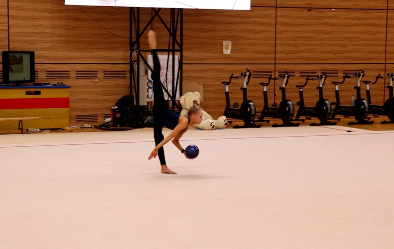 Интересное акробатическое решение после отбива мяча от олимпийской чемпионки для Евы Кононовой