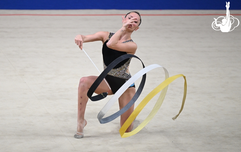 Lara Granero during the ribbon exercise