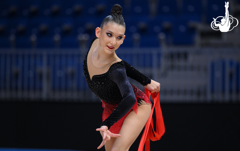 Nicole Rimarachin Diaz during an exercise with a ribbon