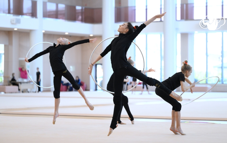 Групповички Академии на занятии под руководством хореографа фестиваля «Алина» Ирины Зеновки