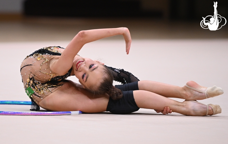 Ksenia Savinova during an exercise with a hoop at a control training session