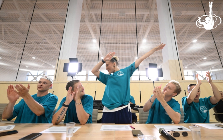 Alla Dukhova's dance studio TODES intensive course teachers during a flash mob