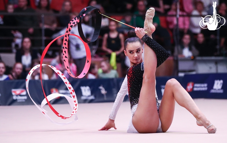 Alina Harnasko (Belarus) during the ribbon exercise