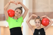 Karolina Tarasova and Kseniaa Savinova during training