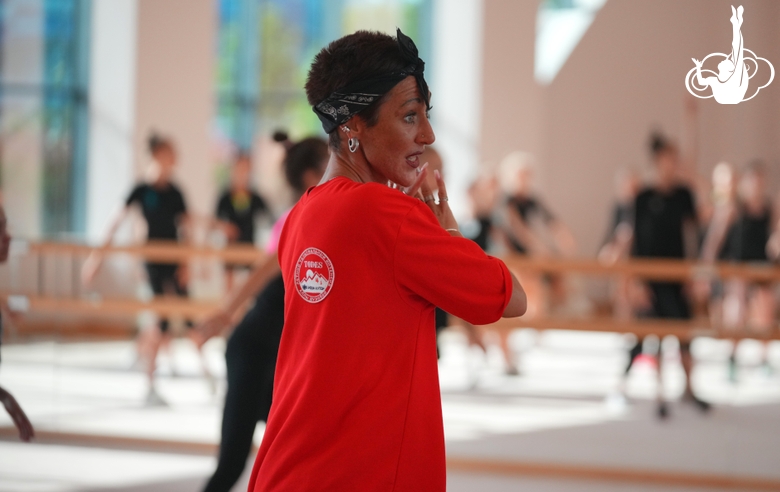 Alla Dukhova's TODES Theatre soloist Ekaterina Kurochenko during the master class
