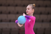 Young gymnast at the mAlinka tournament