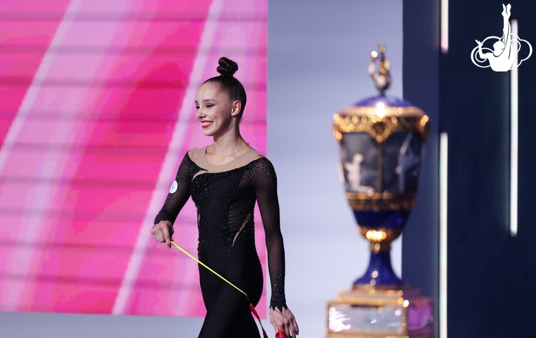 Mariia Borisova before the ribbon exercise
