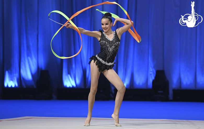 Isabella Rojas during an exercise with a ribbon