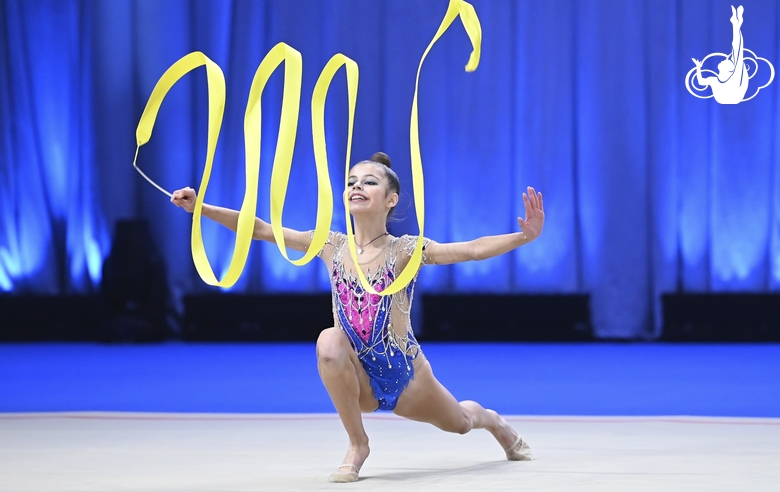 Karolina Tarasova during an exercise with a ribbon