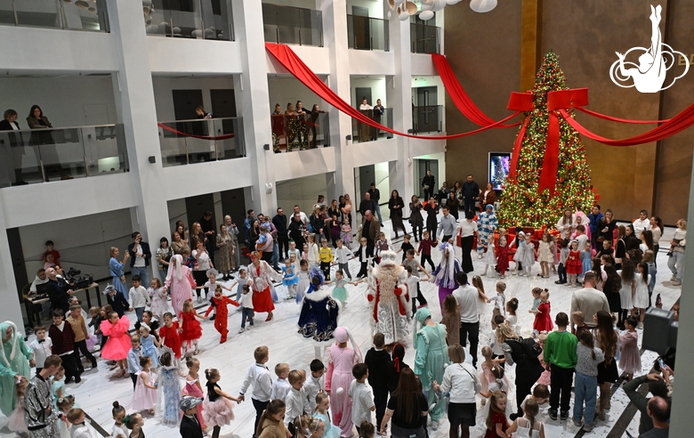 Новогодняя елка в Академии единоборств