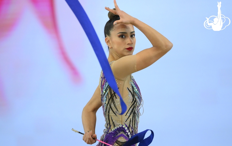 Marina Malpica during the ribbon exercise