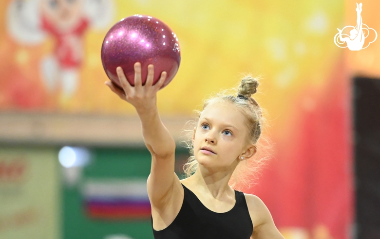 Darina Budnikova during an exercise with a ball  at floor testing