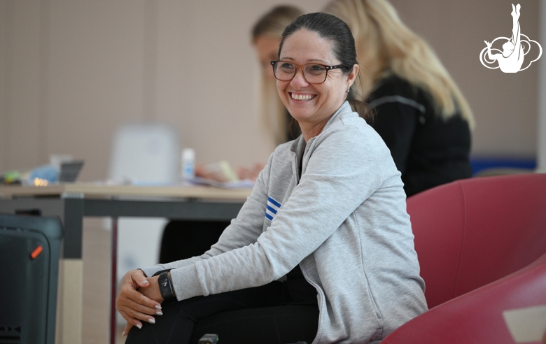 Тренер Нели Боррас во время тренировки в Академии